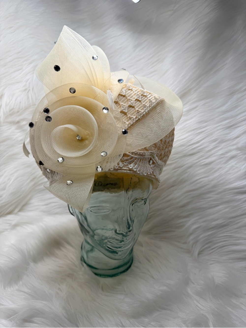 Vintage - Elegant Cream Floral Mesh Fascinator with Rhinestone Accents